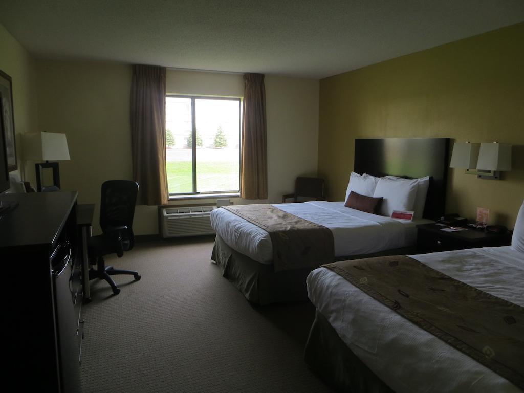 Deluxe Queen Room with Two Queen Beds - Non-Smoking