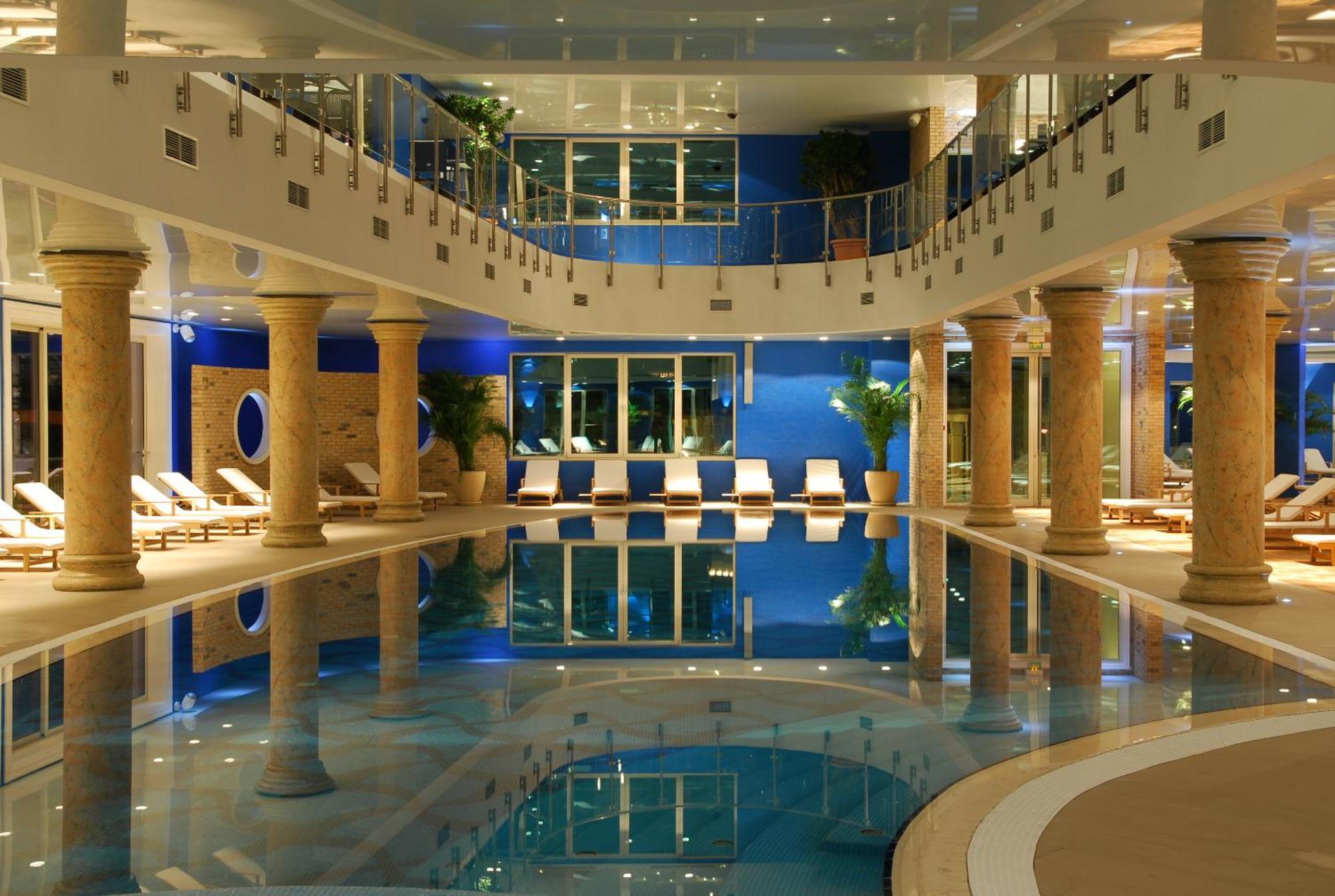 Splendid Getaway - Superior Zimmer mit Balkon, Meerblick und Romantikpaket