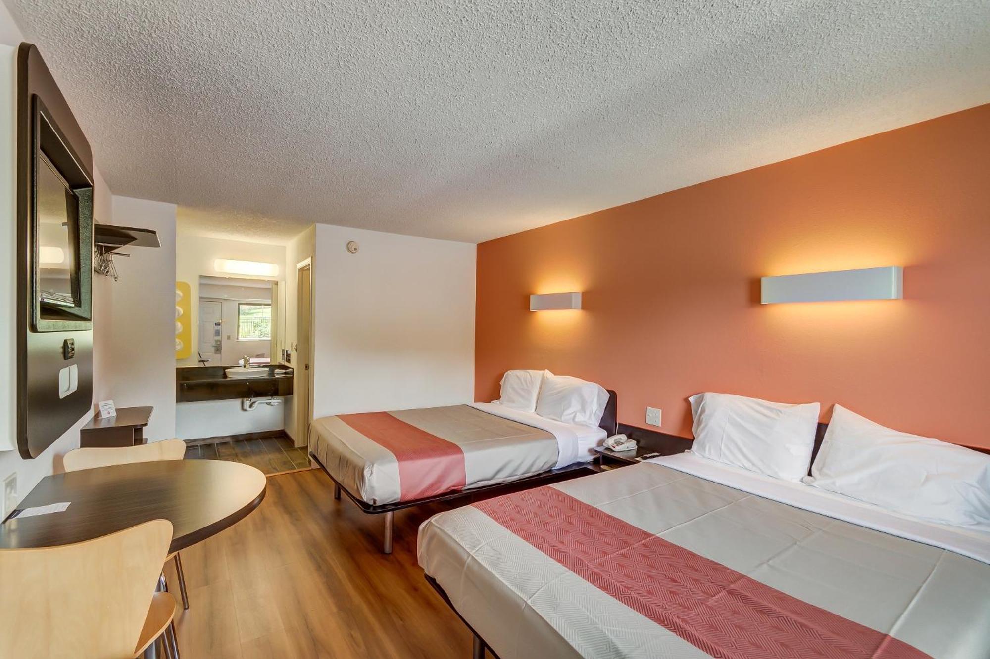 Deluxe Queen Room with Two Queen Beds - Non-Smoking