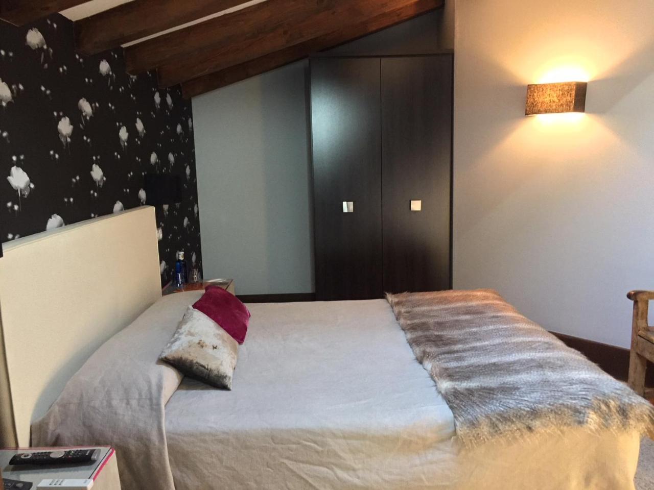 Large Single Room,1077726931:JPEG