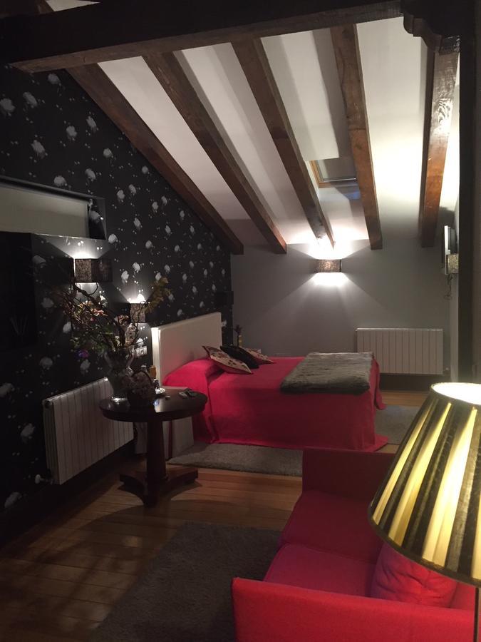 Deluxe King Suite,694784106:JPEG