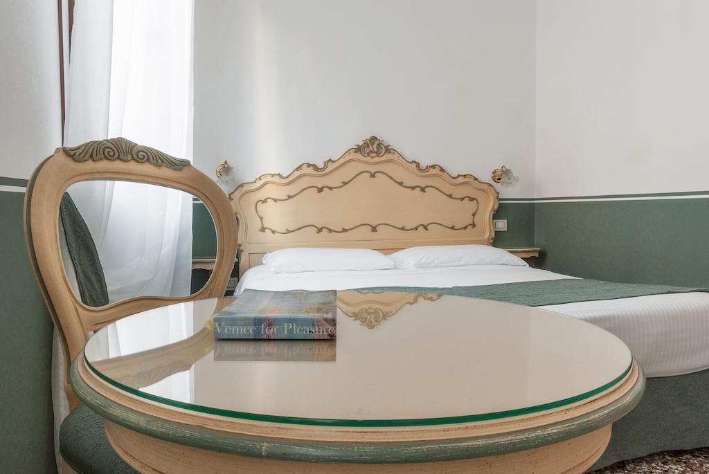 Quarto com Cama de Casal ou 2 de Solteiro e Vista