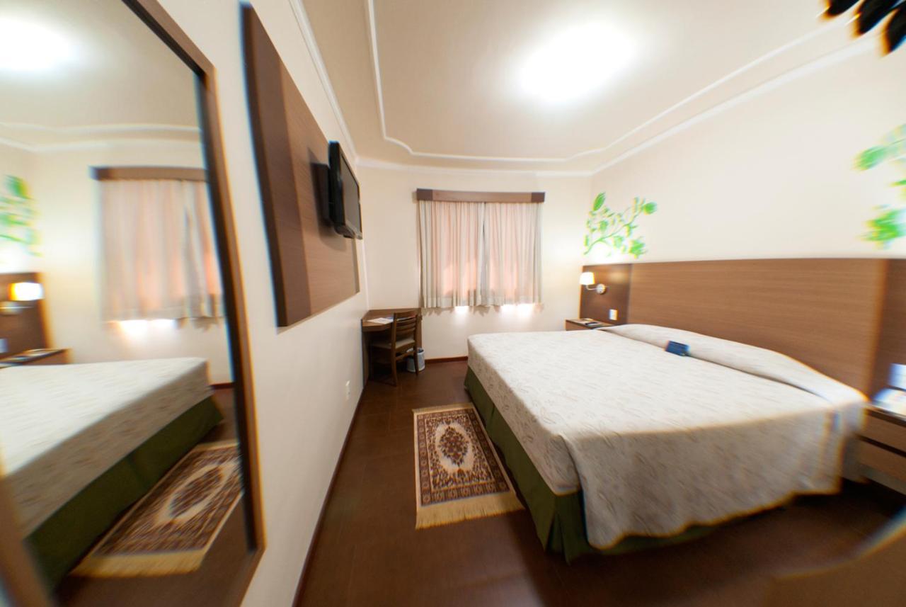 Quarto Duplo Standard