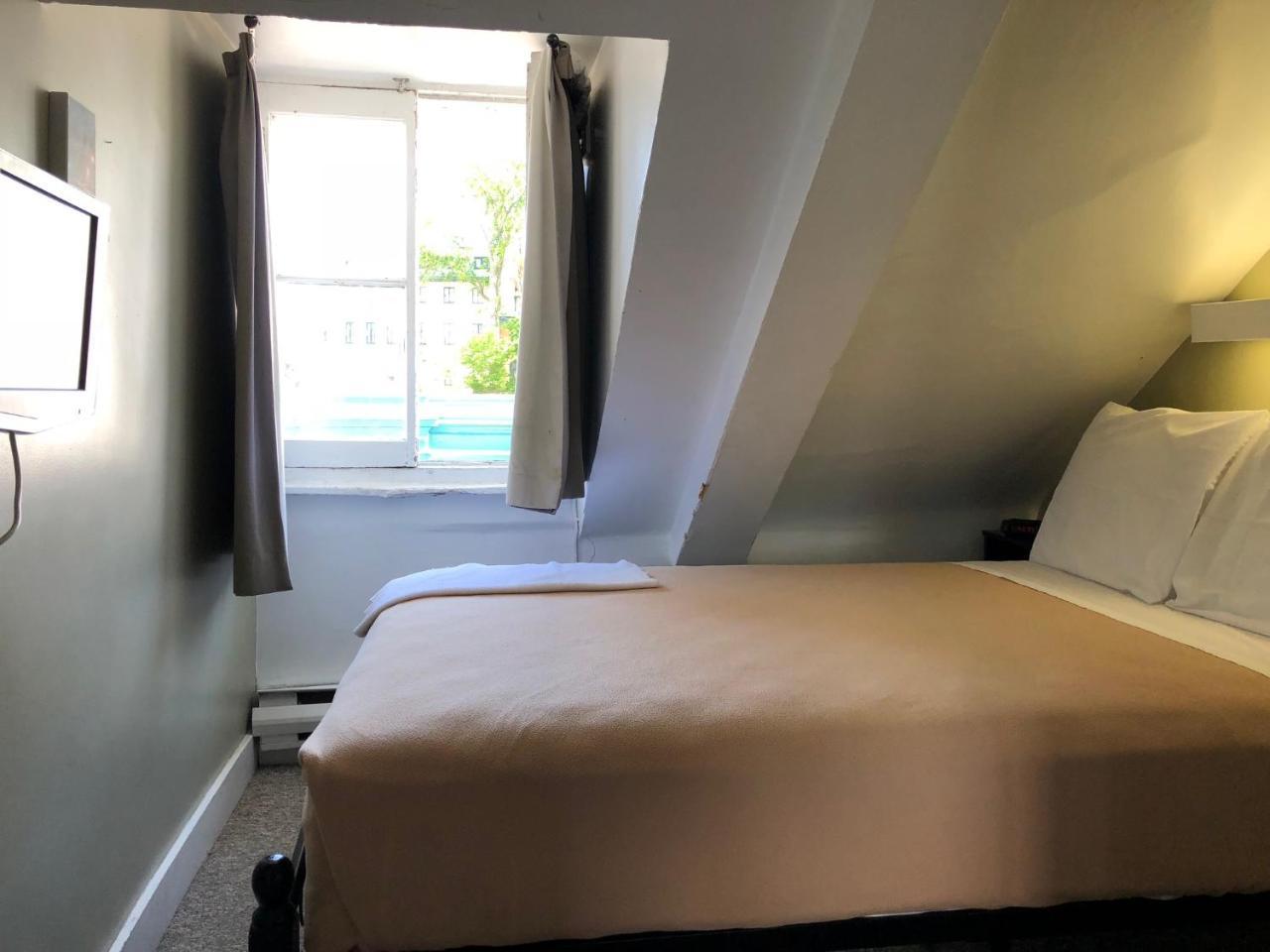 Chambre Simple avec Salle de Bains Commune