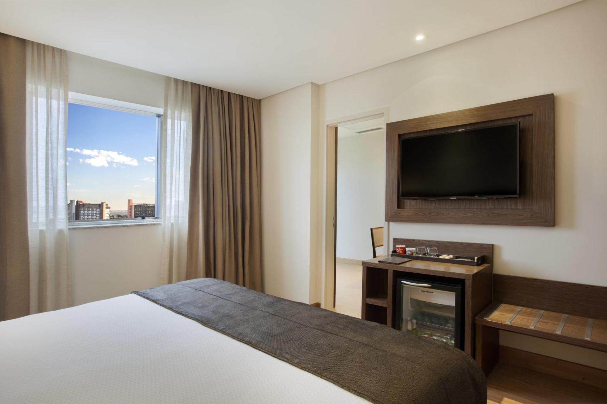 Superior Executive Room with City View,1282747030:JPEG