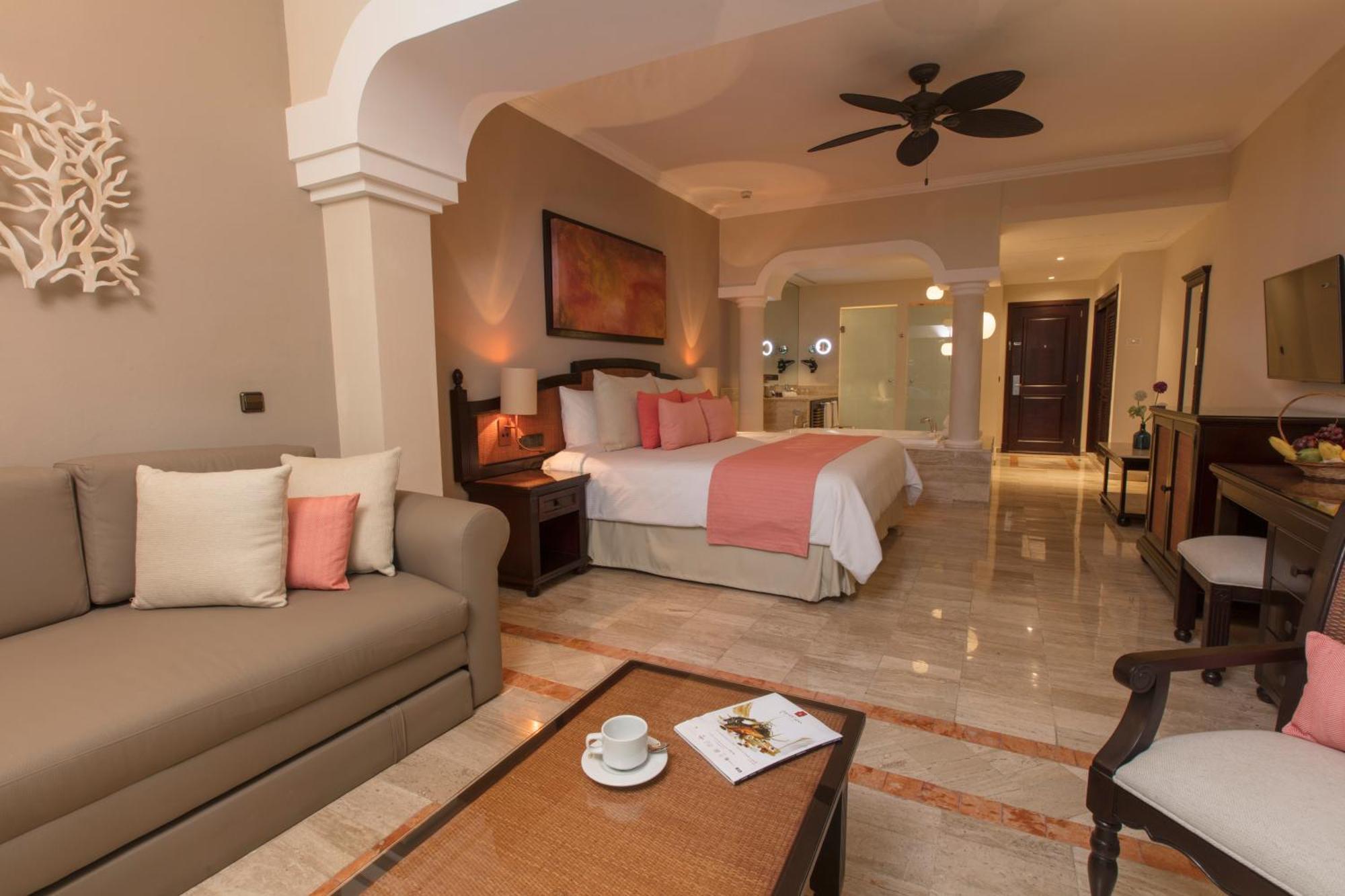 Junior Suite with Garden View
