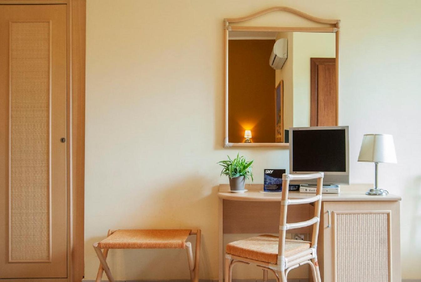 Standard Double Room,1201970524:JPEG