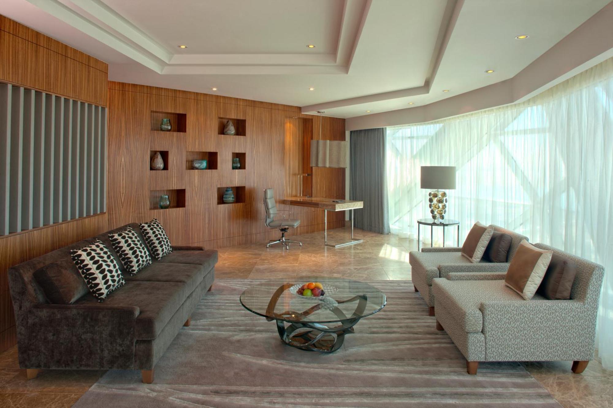 Diplomat Suite