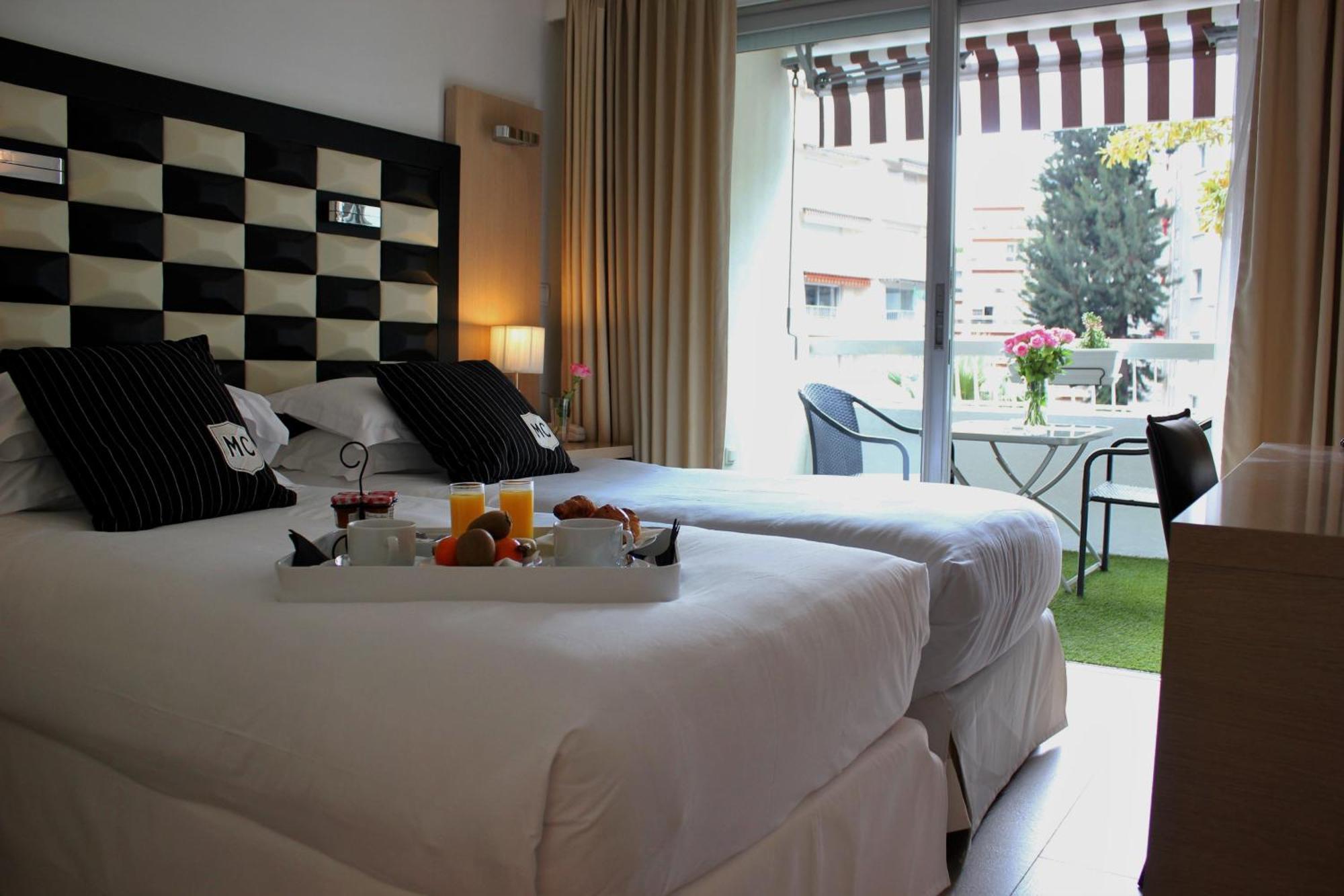Chambre Double Classique avec Balcon - Vue sur Jardin