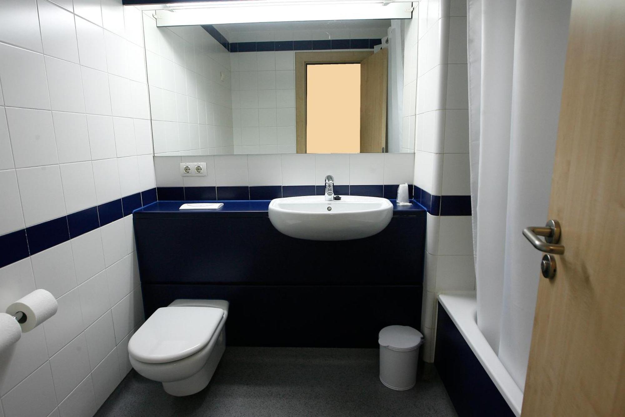 Twin Room,1207559515:JPEG