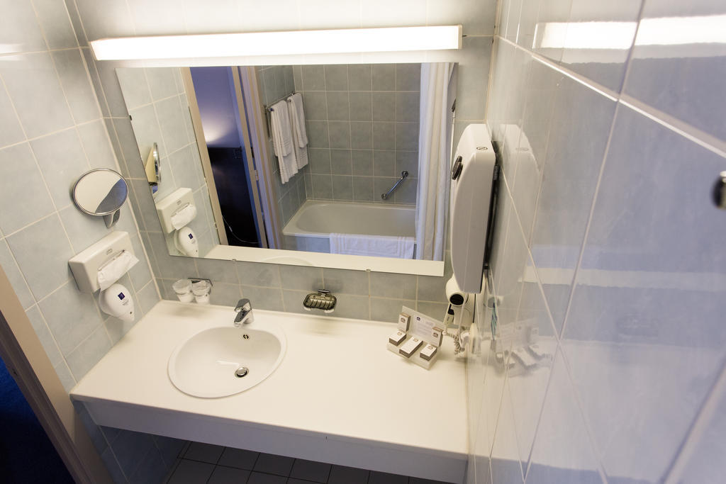Quarto com 2 Camas de Solteiro