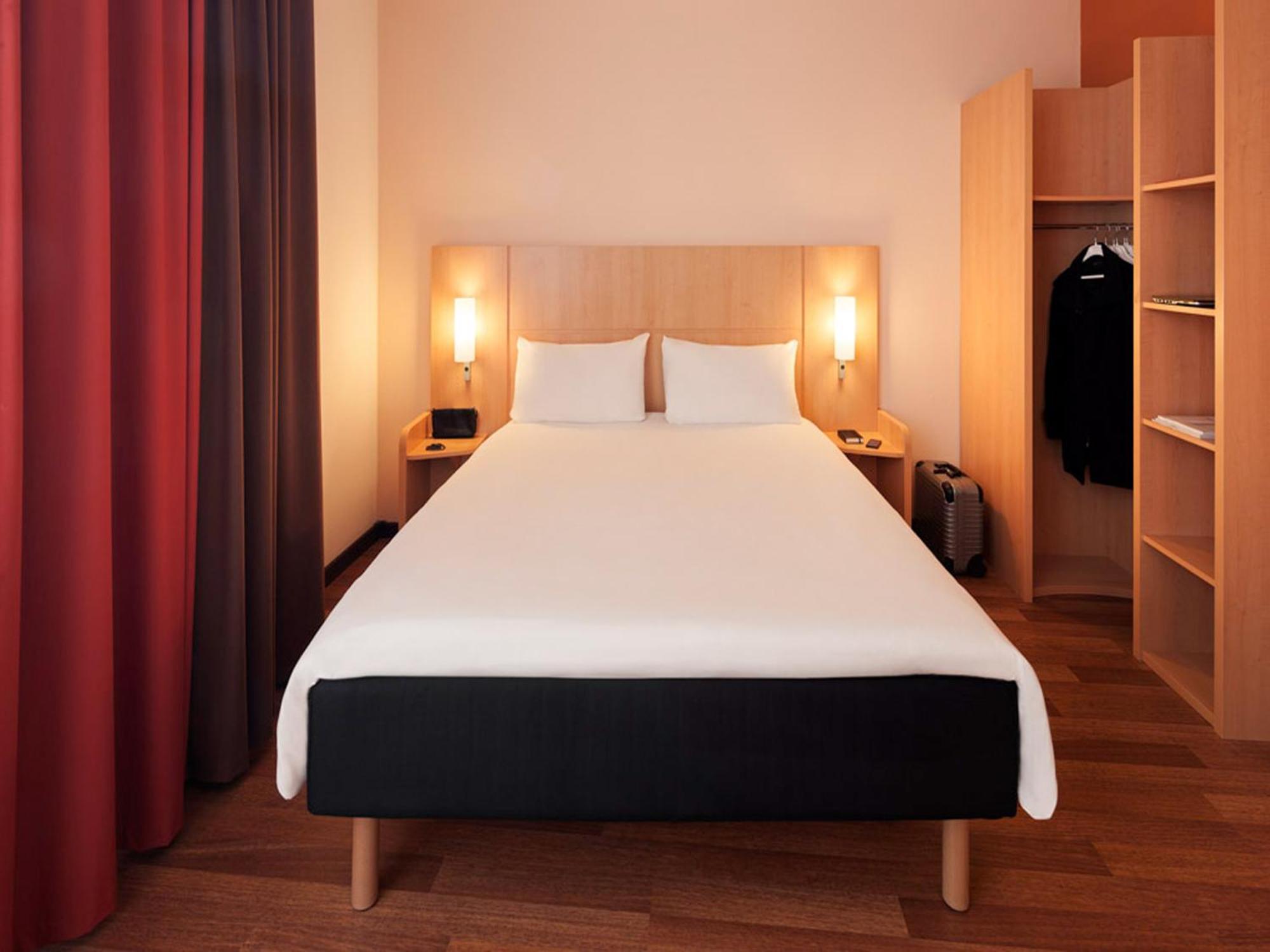 Chambre avec 1 Lit Double et 1 Lit Simple
