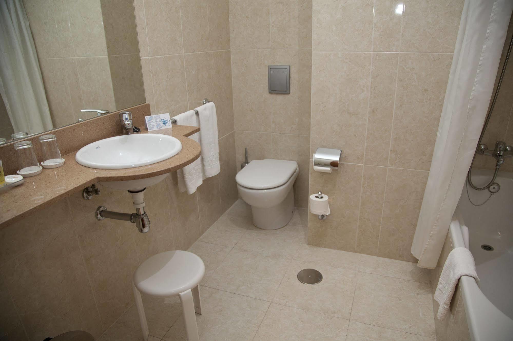 Double or Twin Room,925584022:JPEG