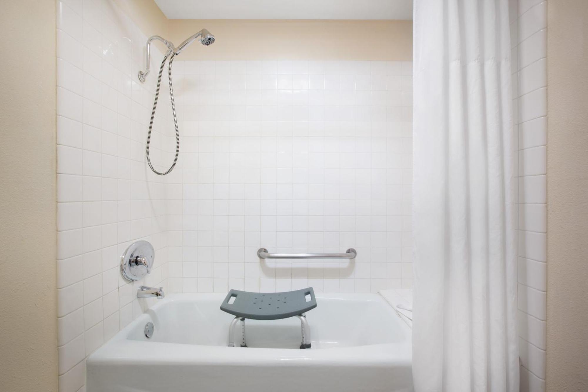 King Room - Mobility Access/Non-Smoking