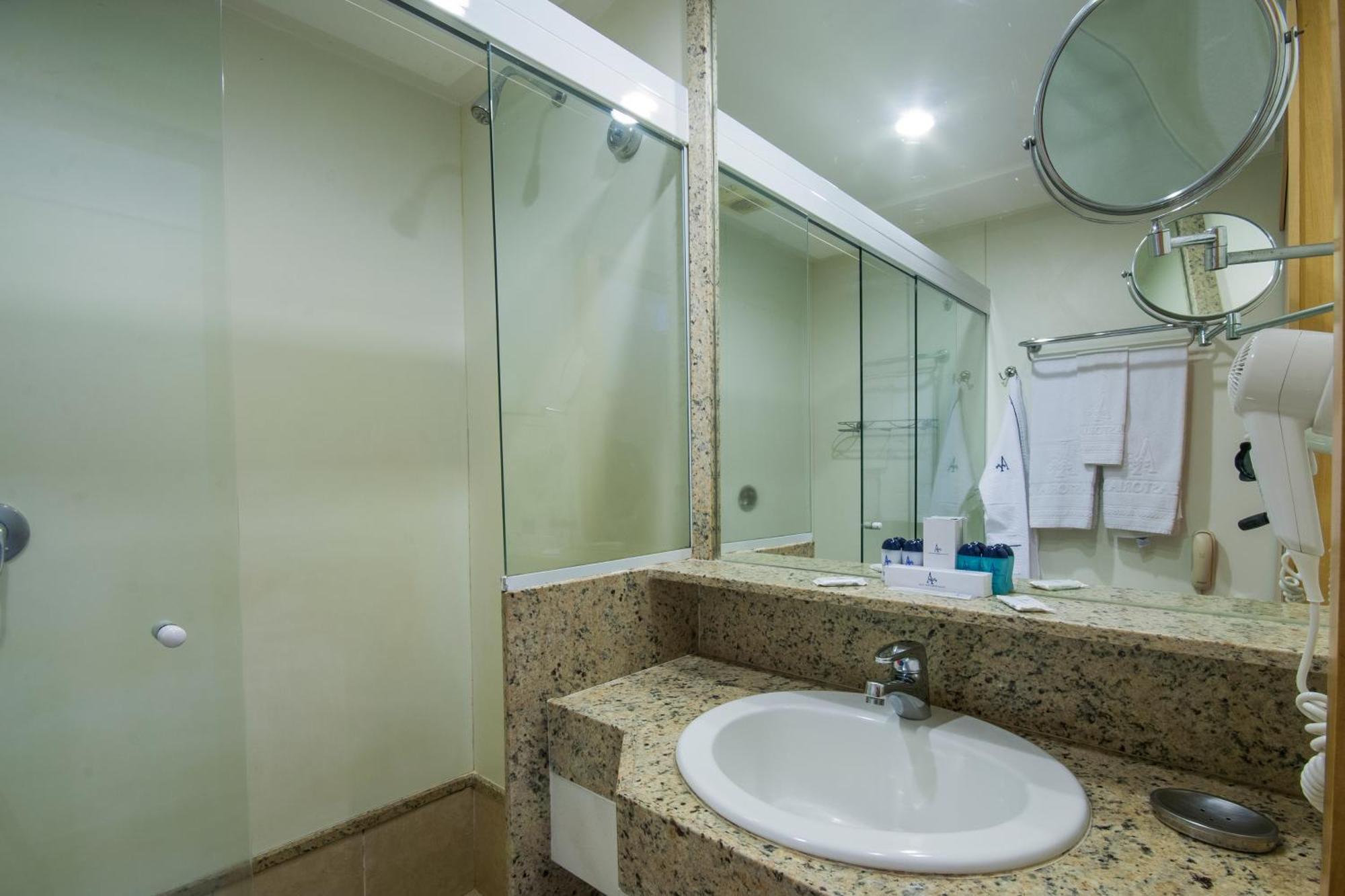 Quarto Deluxe com Cama de Casal ou 2 de Solteiro e Vista do Mar