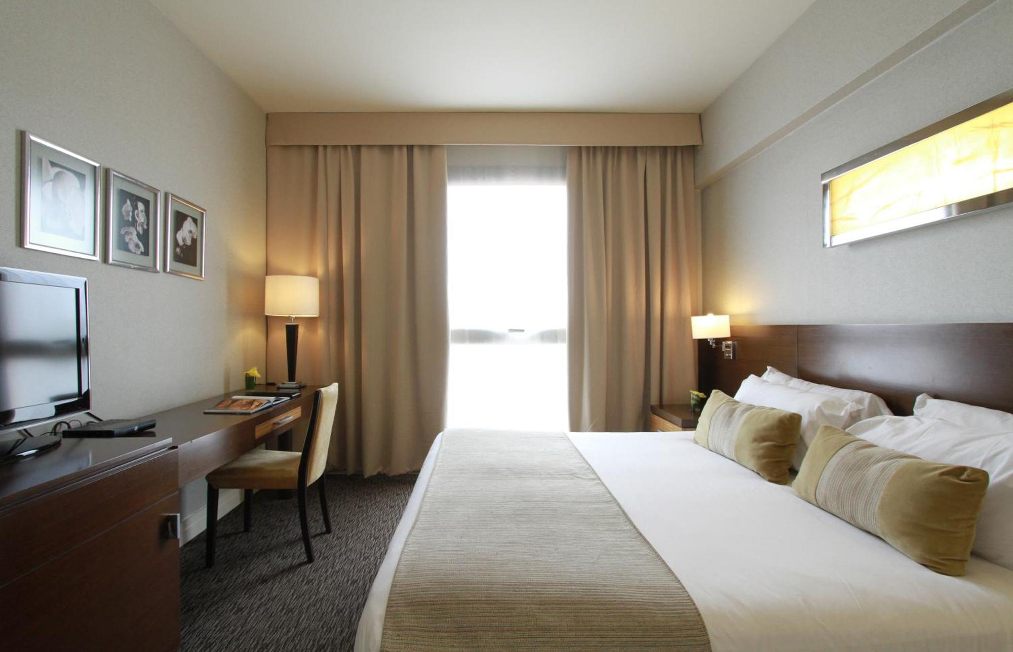 Quarto Clássico com Cama de Casal ou 2 de Solteiro e Vista do Rio