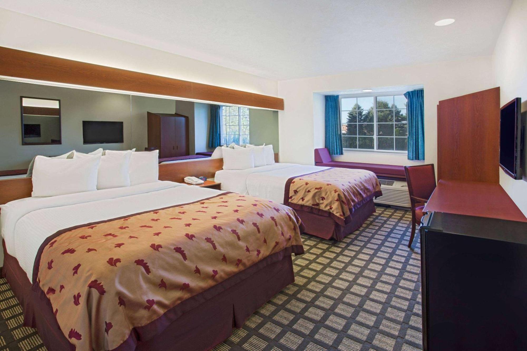 Queen Room with Two Queen Beds - Non-Smoking