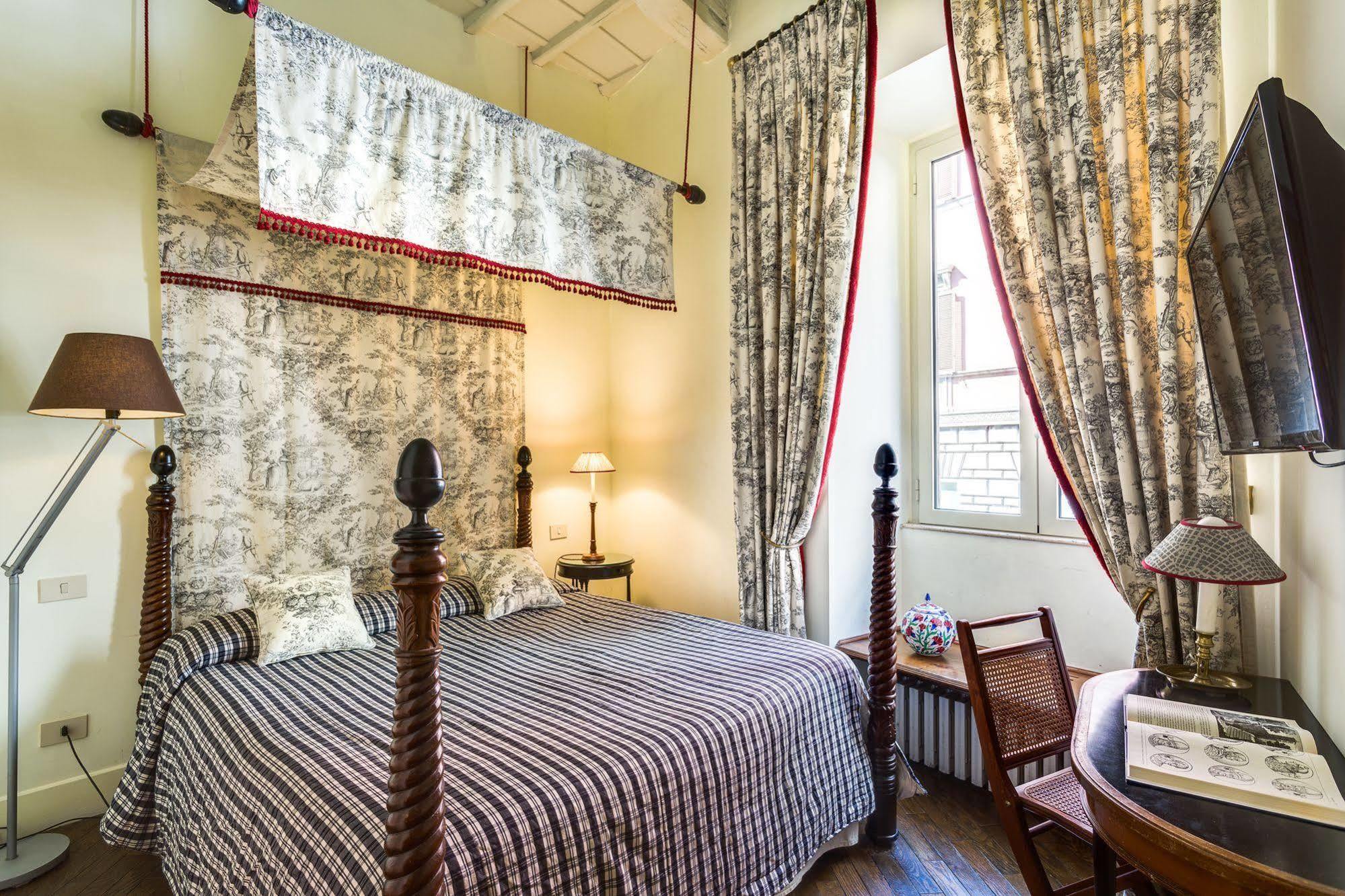Standard Doppelzimmer mit eigenem Bad außerhalb des Zimmers