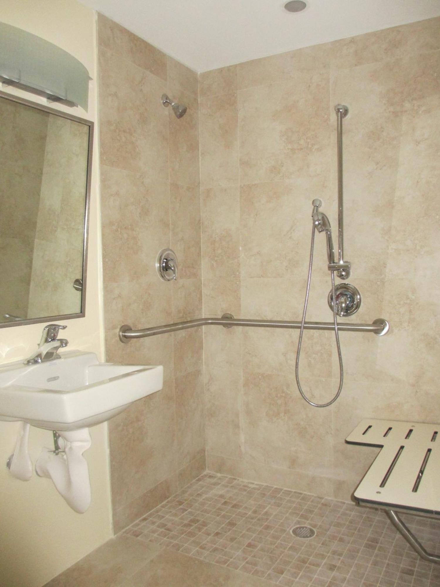 Monolocale Queen con Accesso Disabili e Doccia Disabili