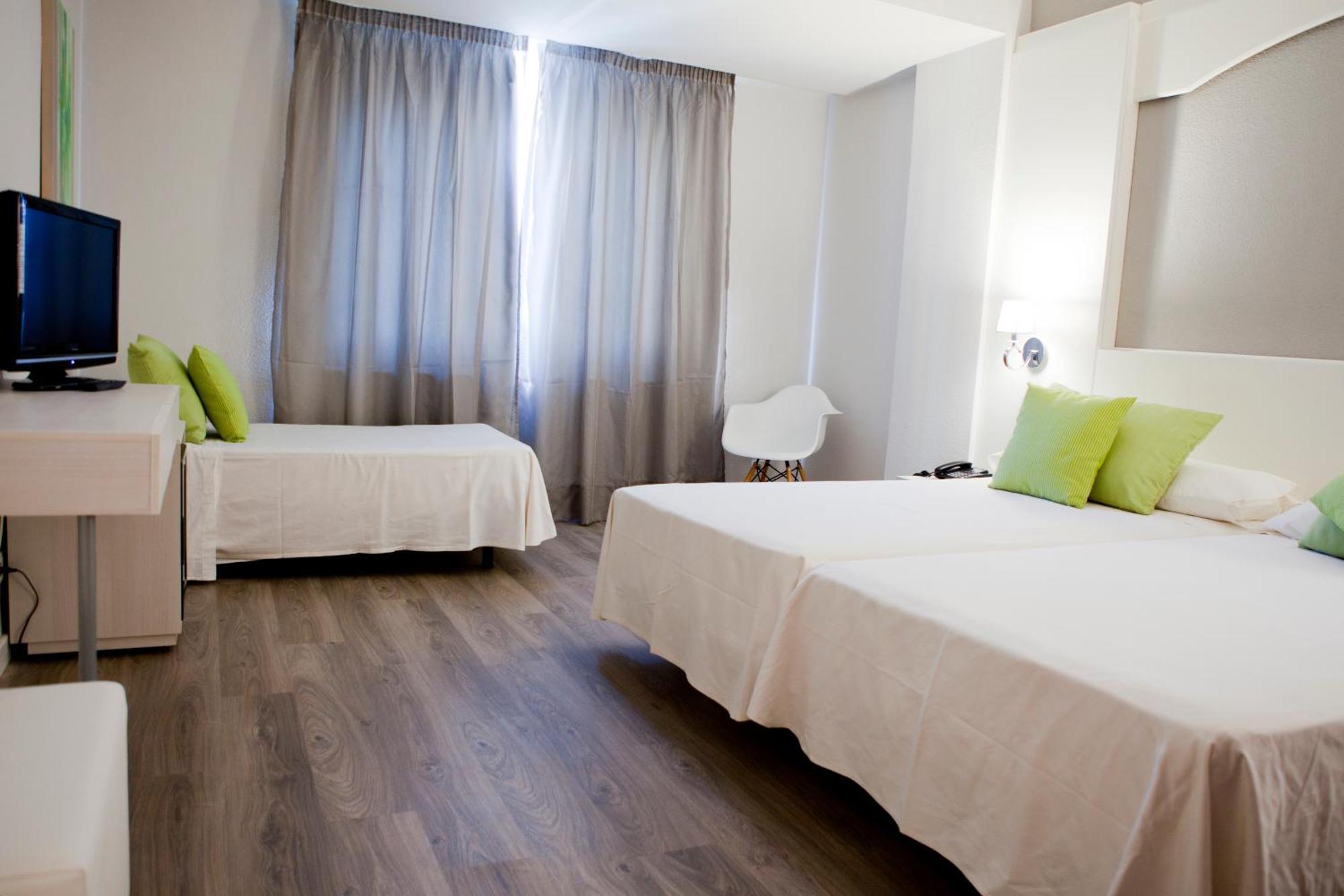 Triple Room,749843171:JPEG