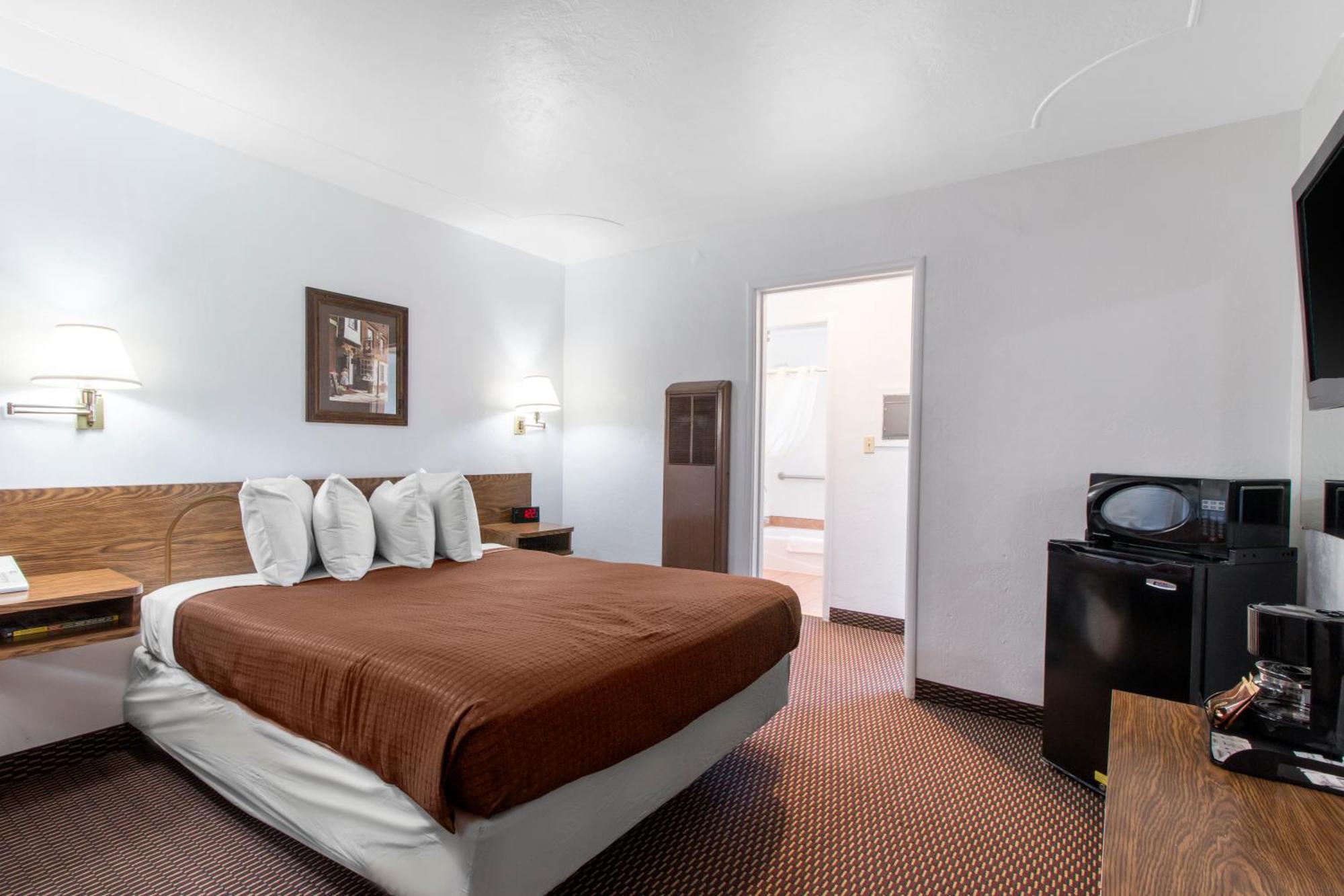 Two-Bedroom Queen Suite - Non-Smoking