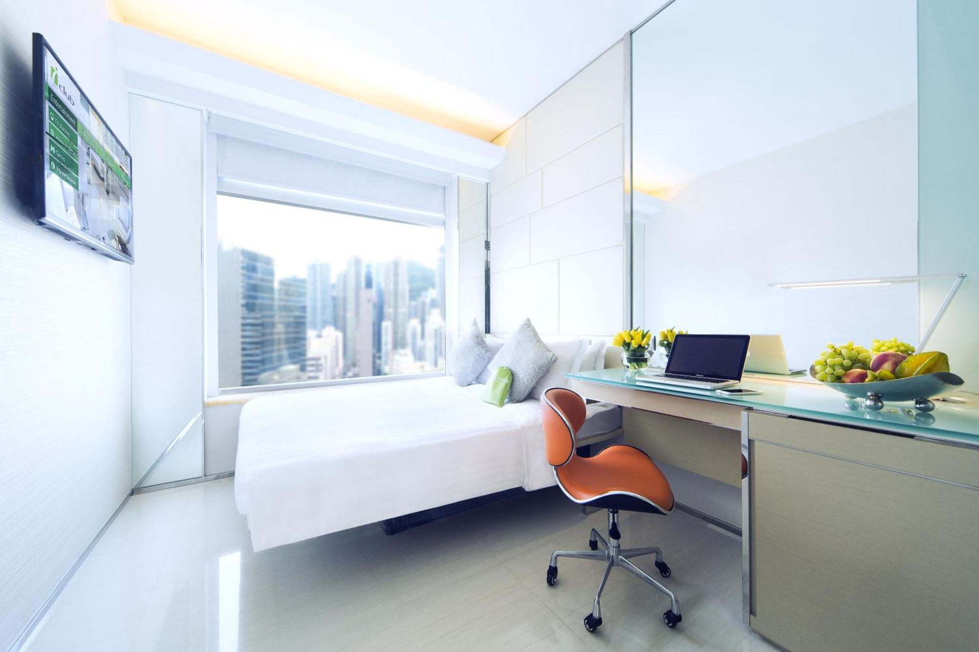iBusiness Premier Queen Room with Partial Harbour View