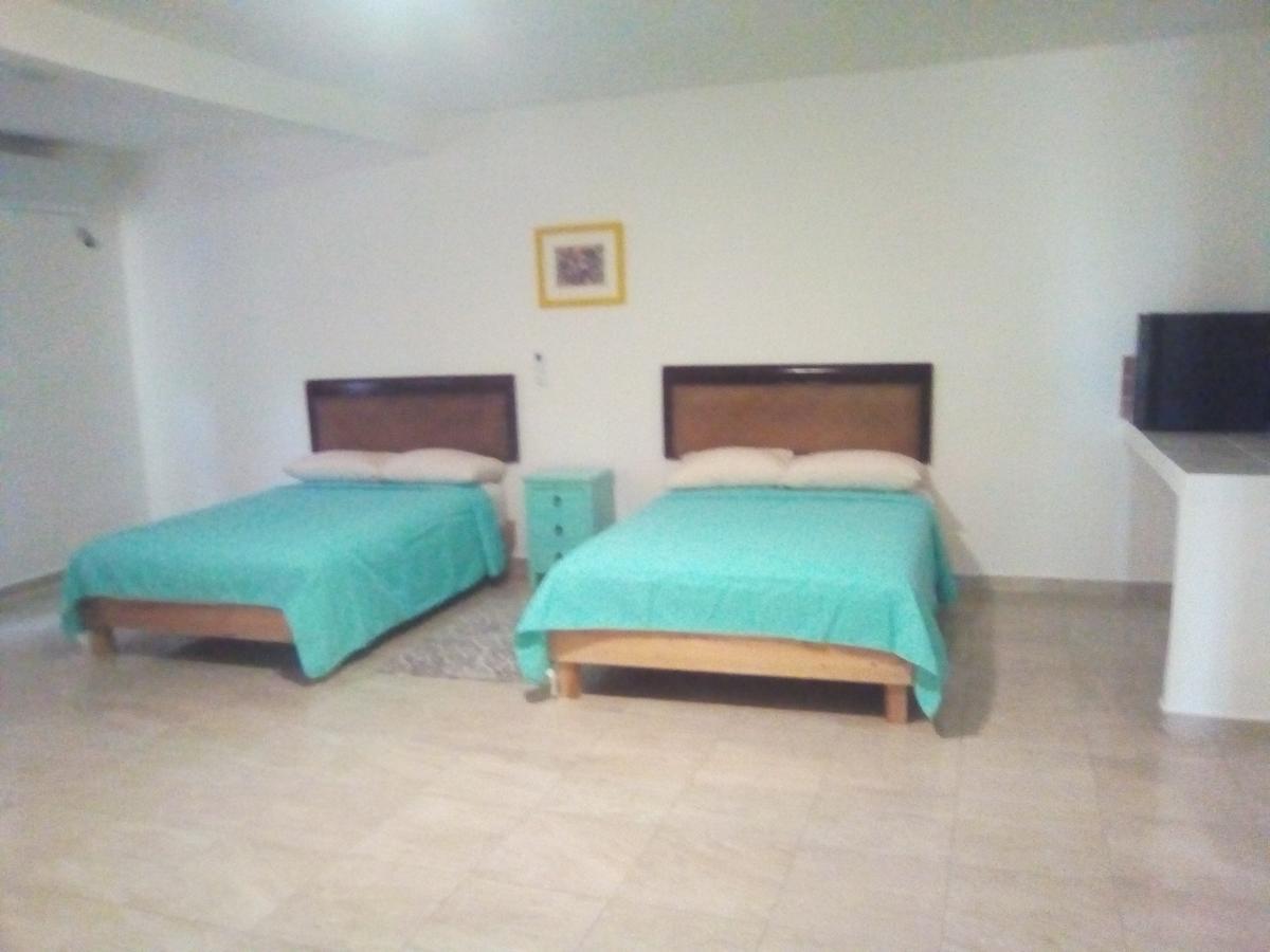 Zimmer mit 2 Kingsize-Betten