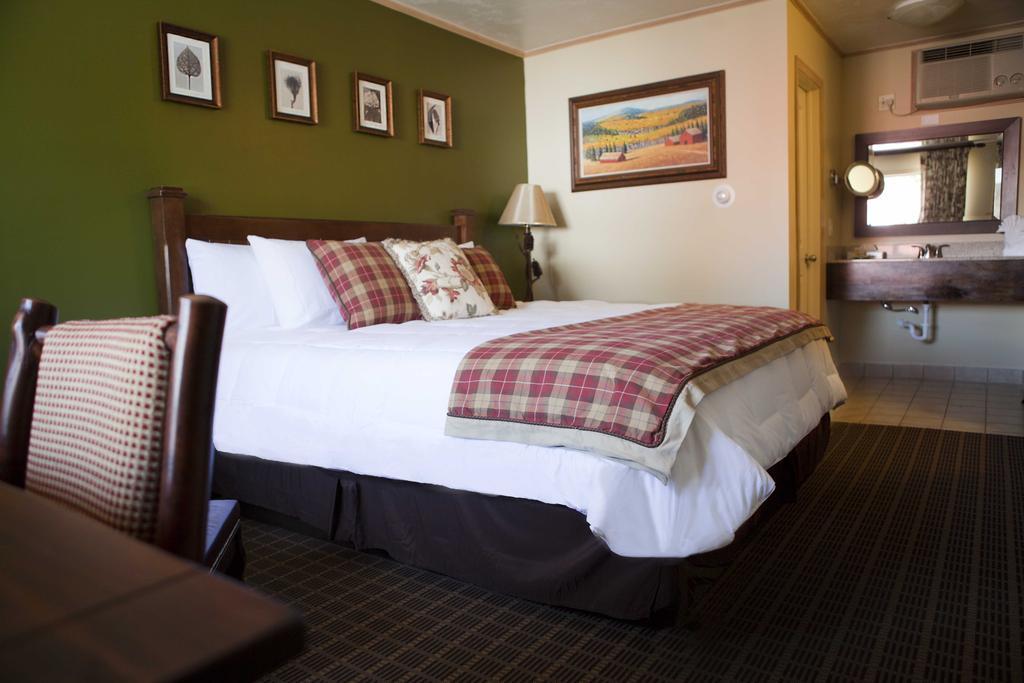 Signature Room, 1 King Bed