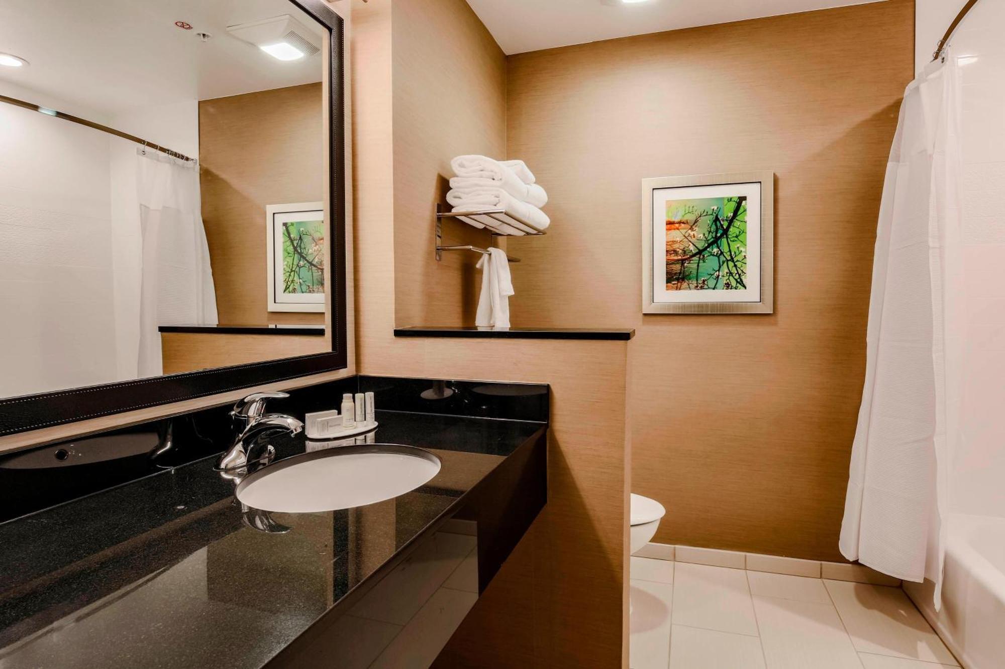 Queen Room with Two Queen Beds and Roll-In Shower - Mobility Access/Hearing Accessible