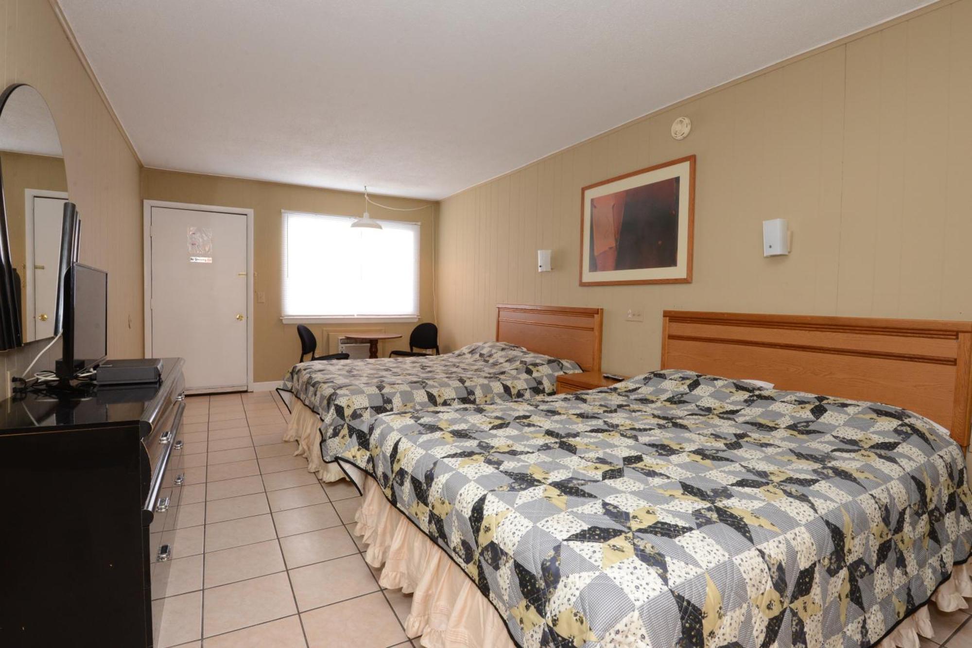 Standard Queen Room