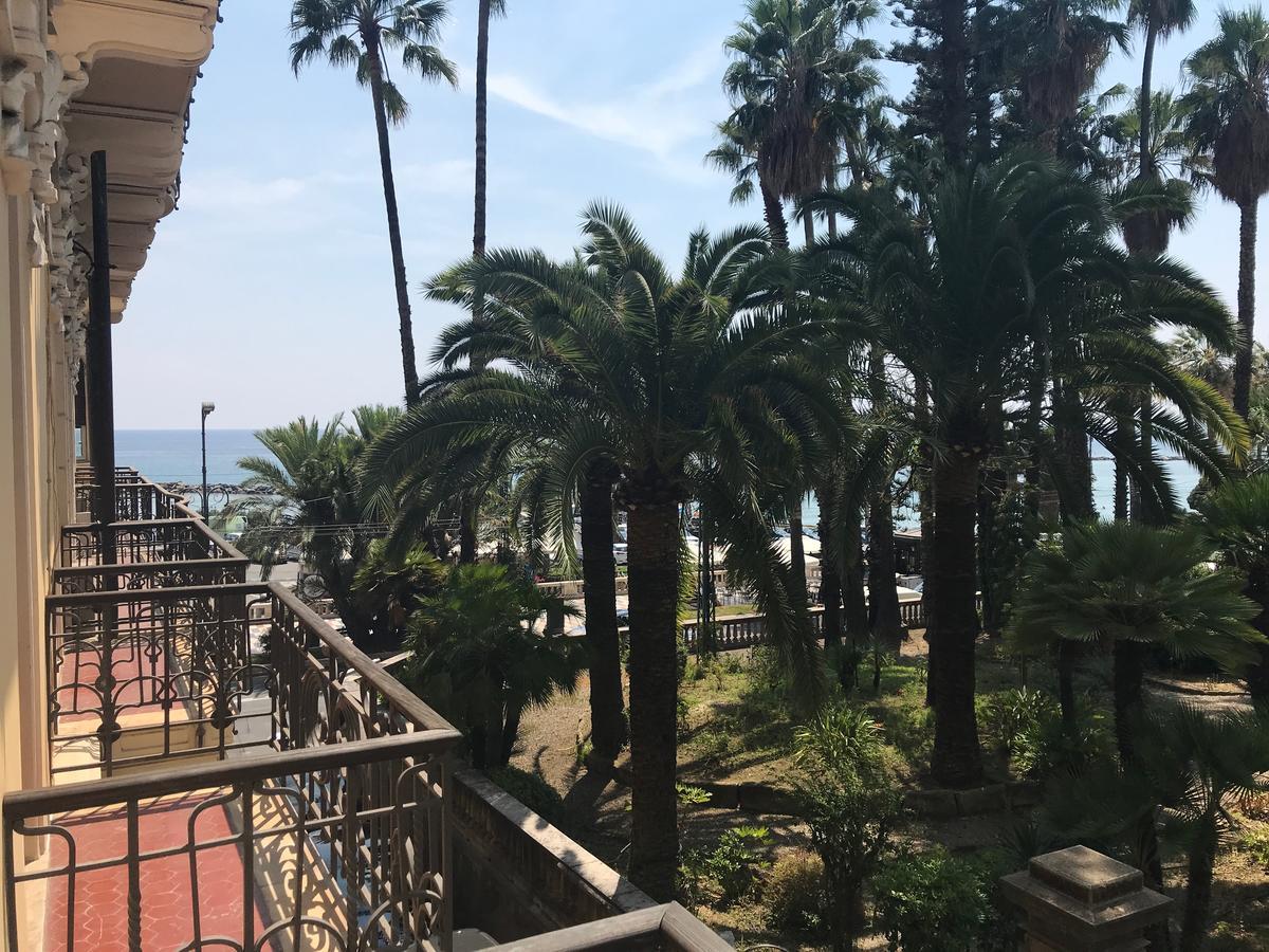 Deluxe Double Room with Balcony and Sea View