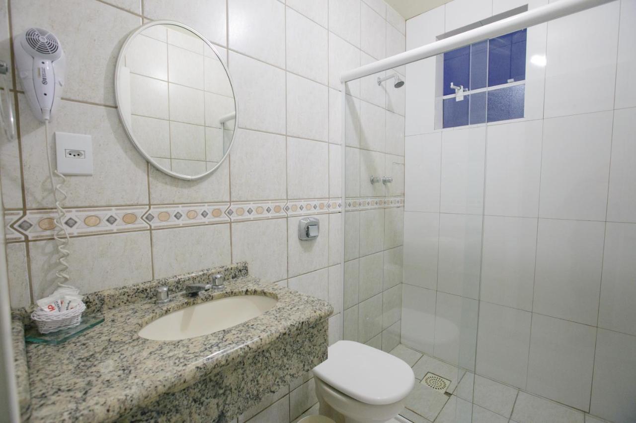 Quarto com Cama de Casal ou 2 de Solteiro