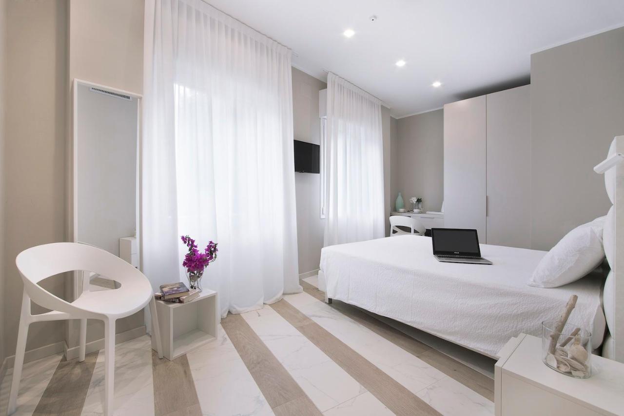 Two-Bedroom Apartment,720725674:JPEG