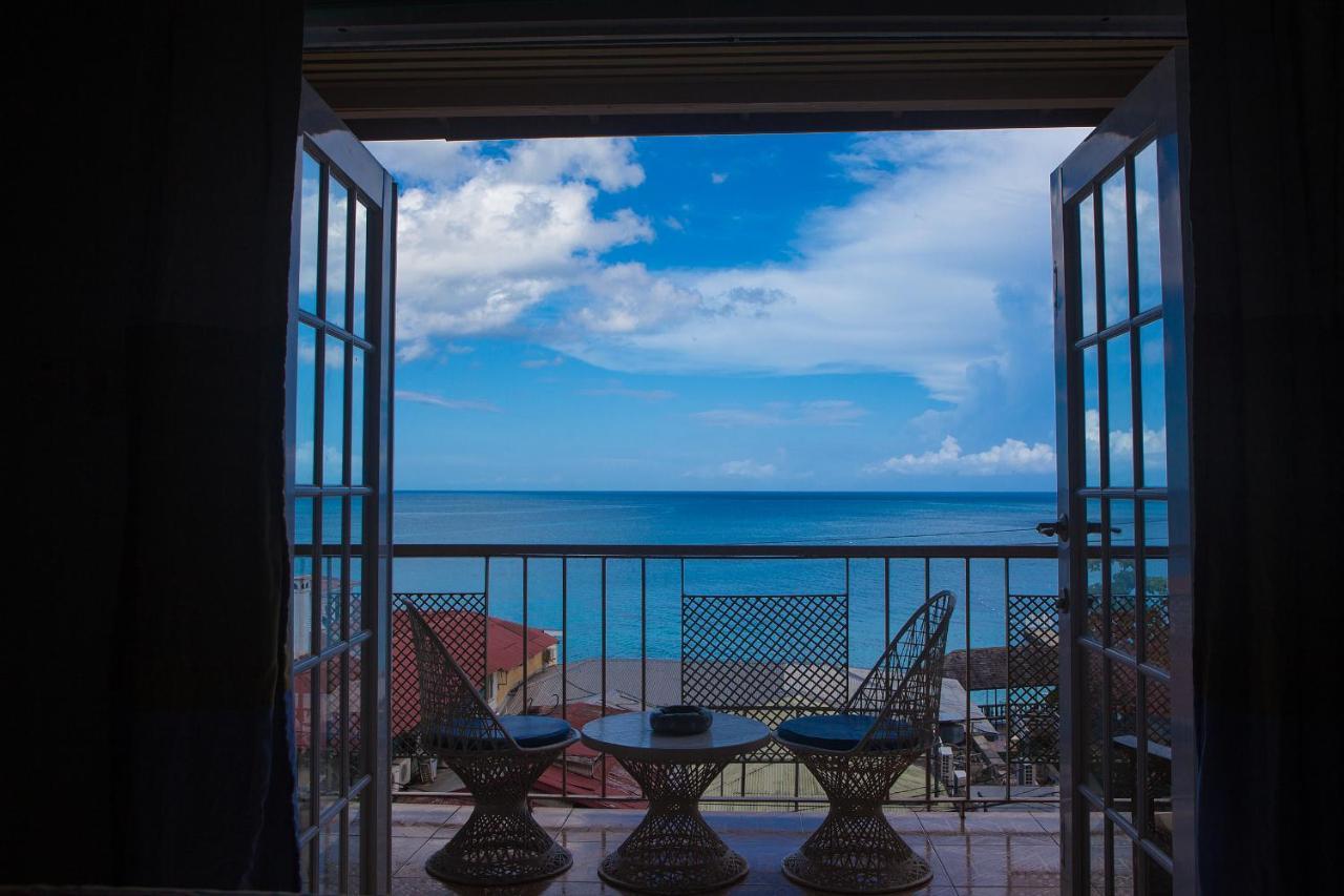 Estudio con vista al océano