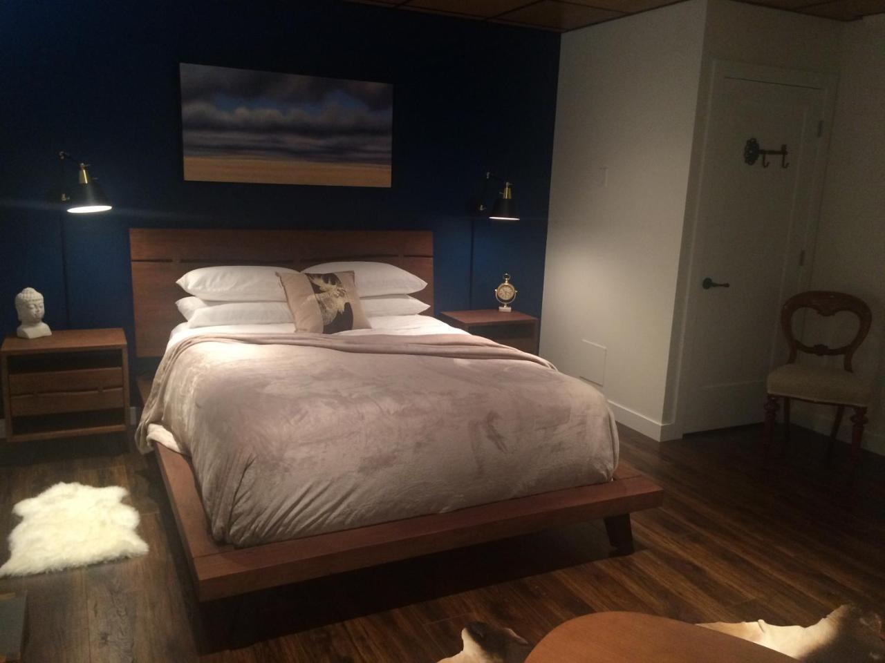 Deluxe Queen Suite