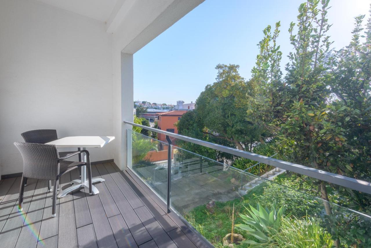 Tweepersoonskamer met 2 Aparte Bedden en Balkon