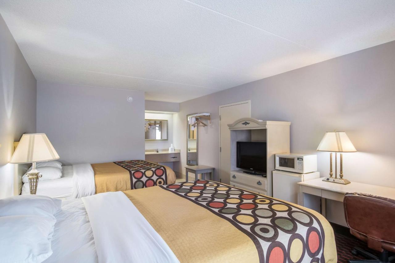 Deluxe Queen Room with Two Queen Beds - Non-Smoking