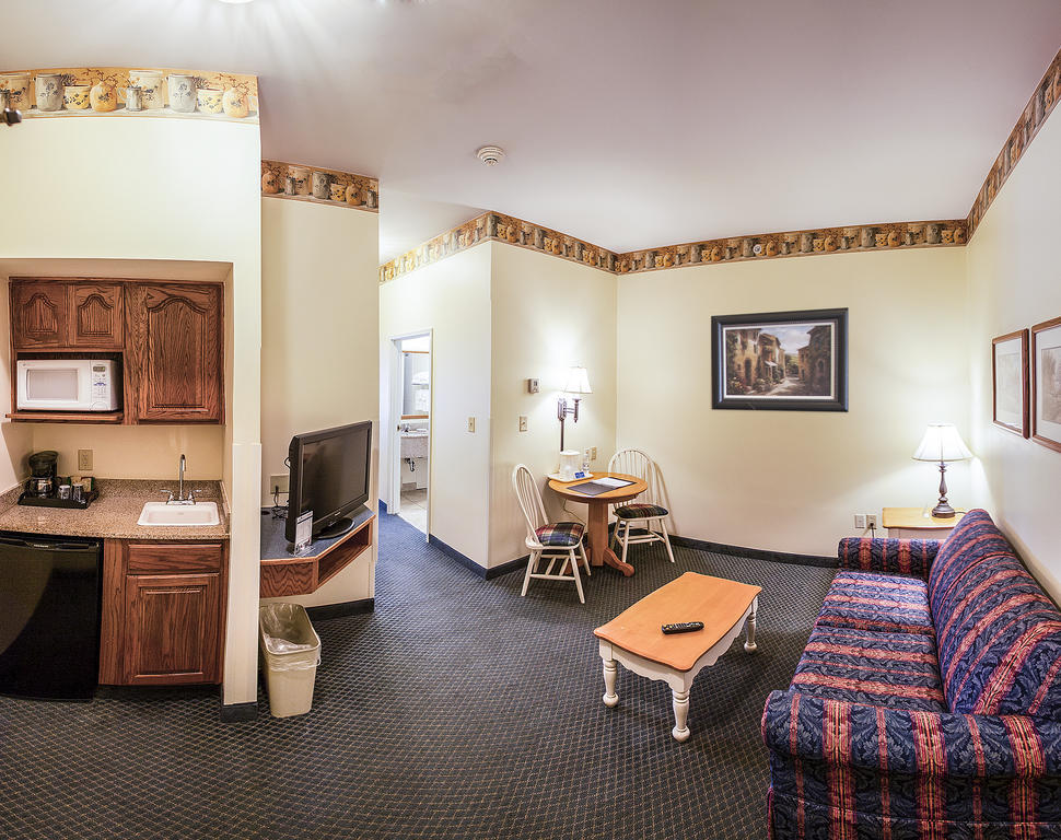 Deluxe King Suite