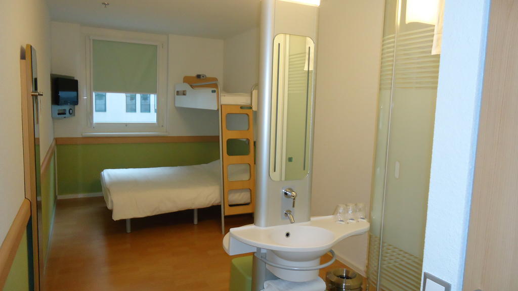 Chambre Standard avec 1 Lit Double et 1 Lit Simple