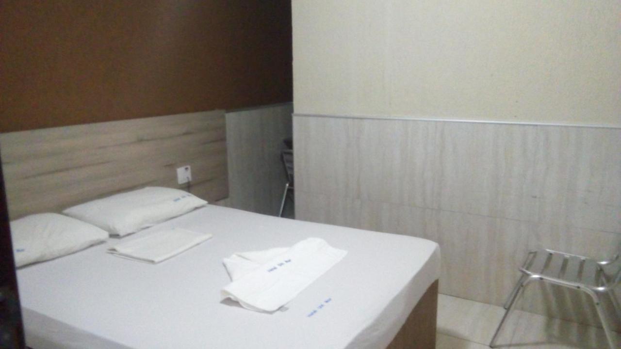 Quarto Econômico com Cama de Casal ou 2 de Solteiro