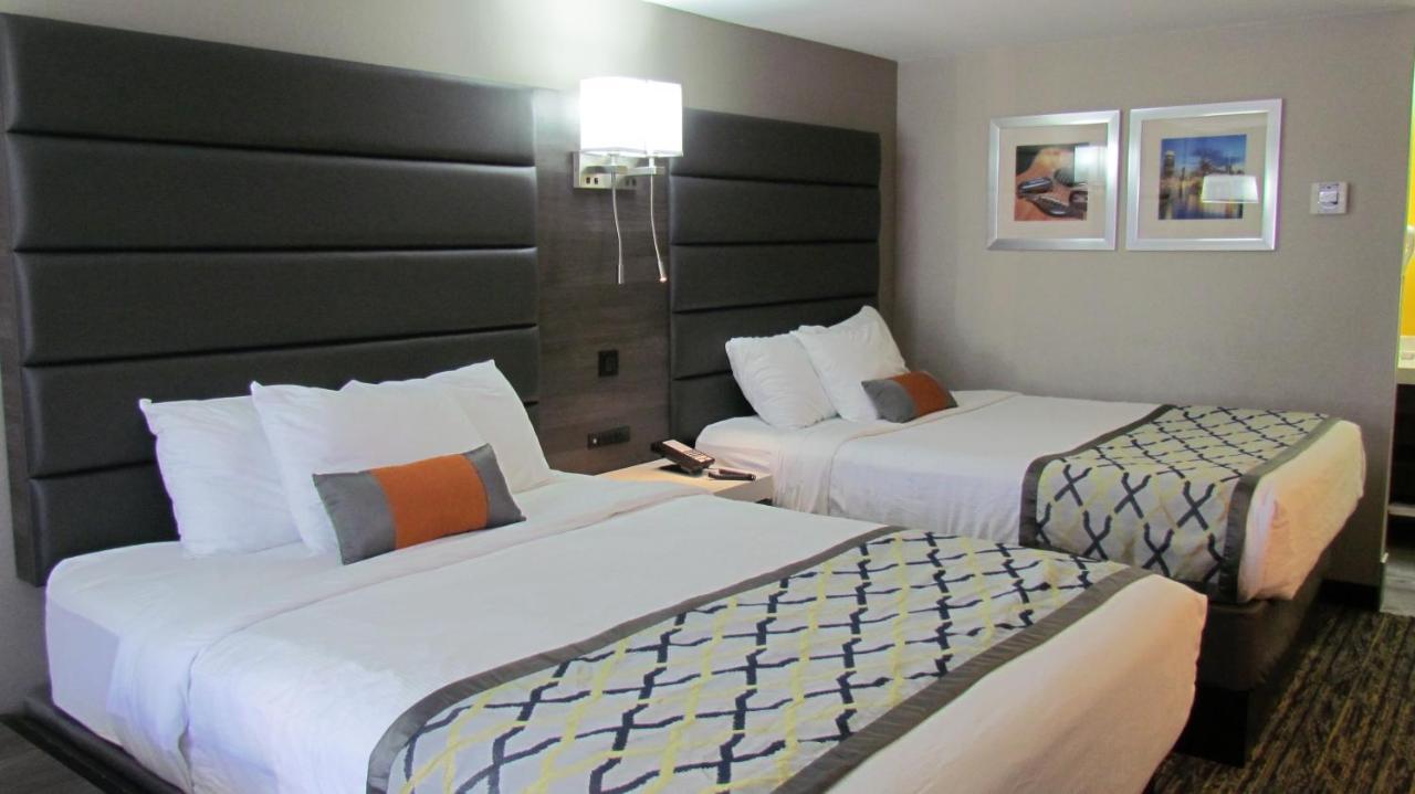 One-Bedroom Suite with Two Double Beds - Non-Smoking