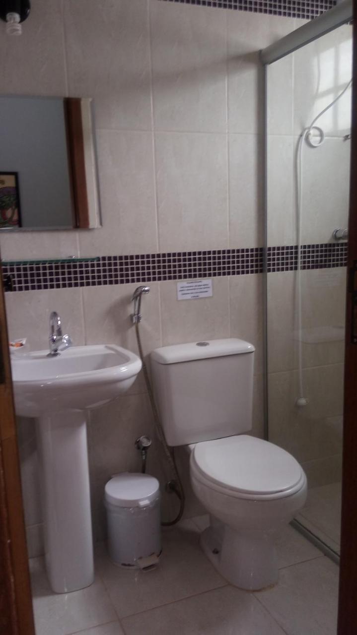 Quarto Triplo com Banheiro