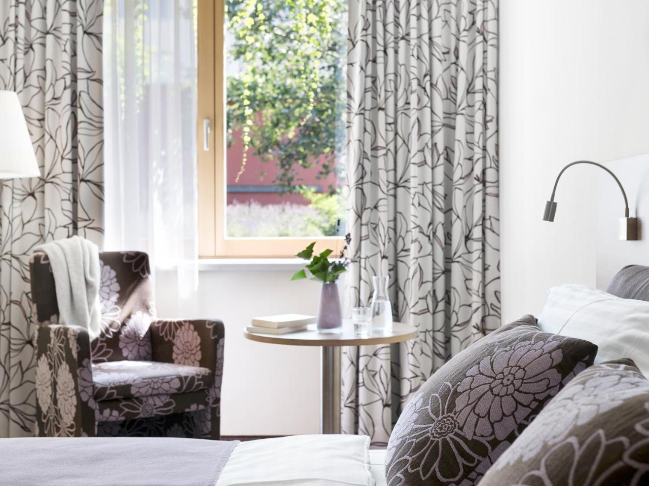 Comfort Zimmer mit Gartenblick
