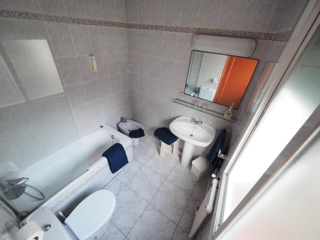 Chambre Double ou Lits Jumeaux - Vue sur Rue