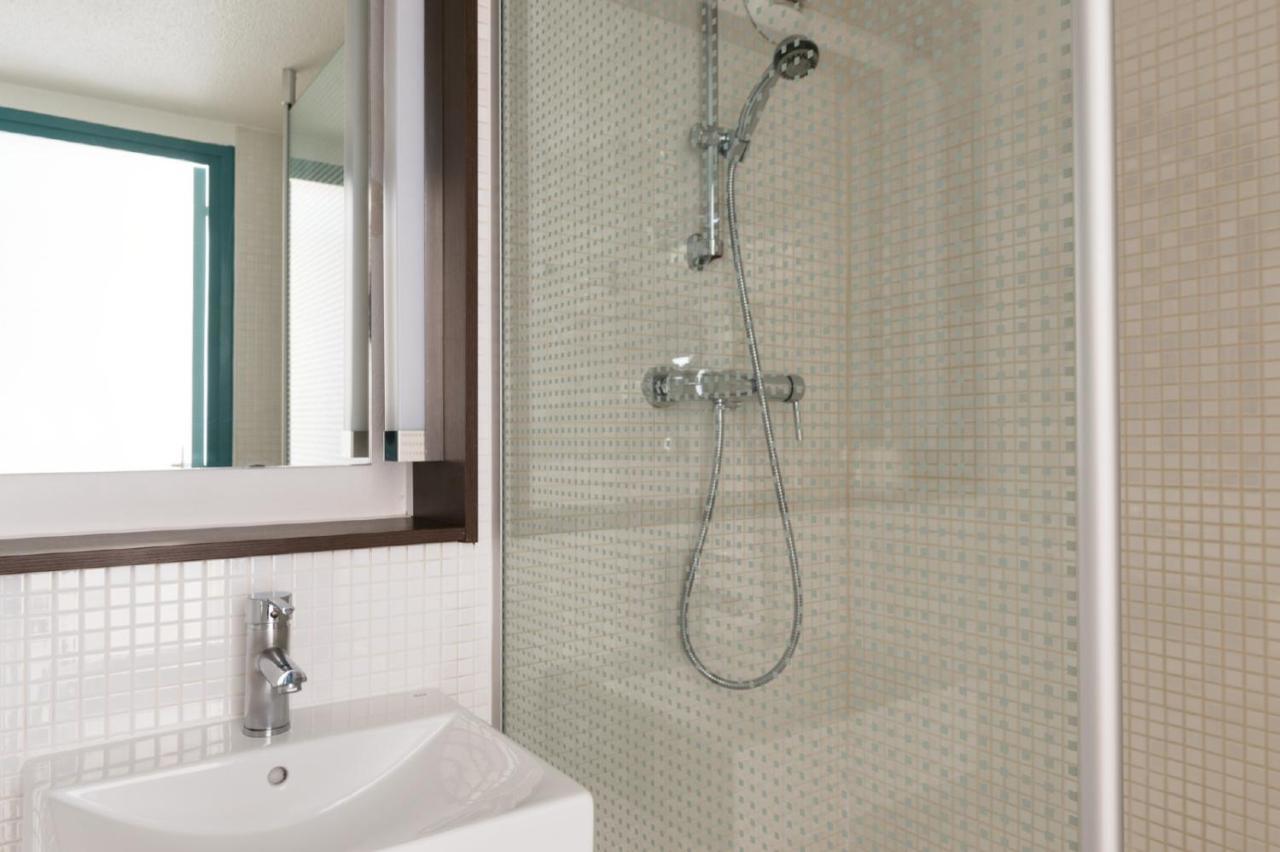 Single Room,744202801:JPEG