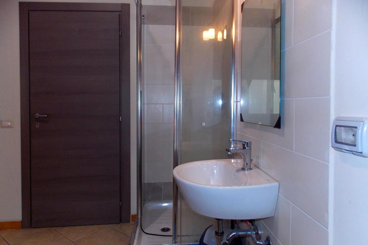 Habitación Triple Básica con baño compartido