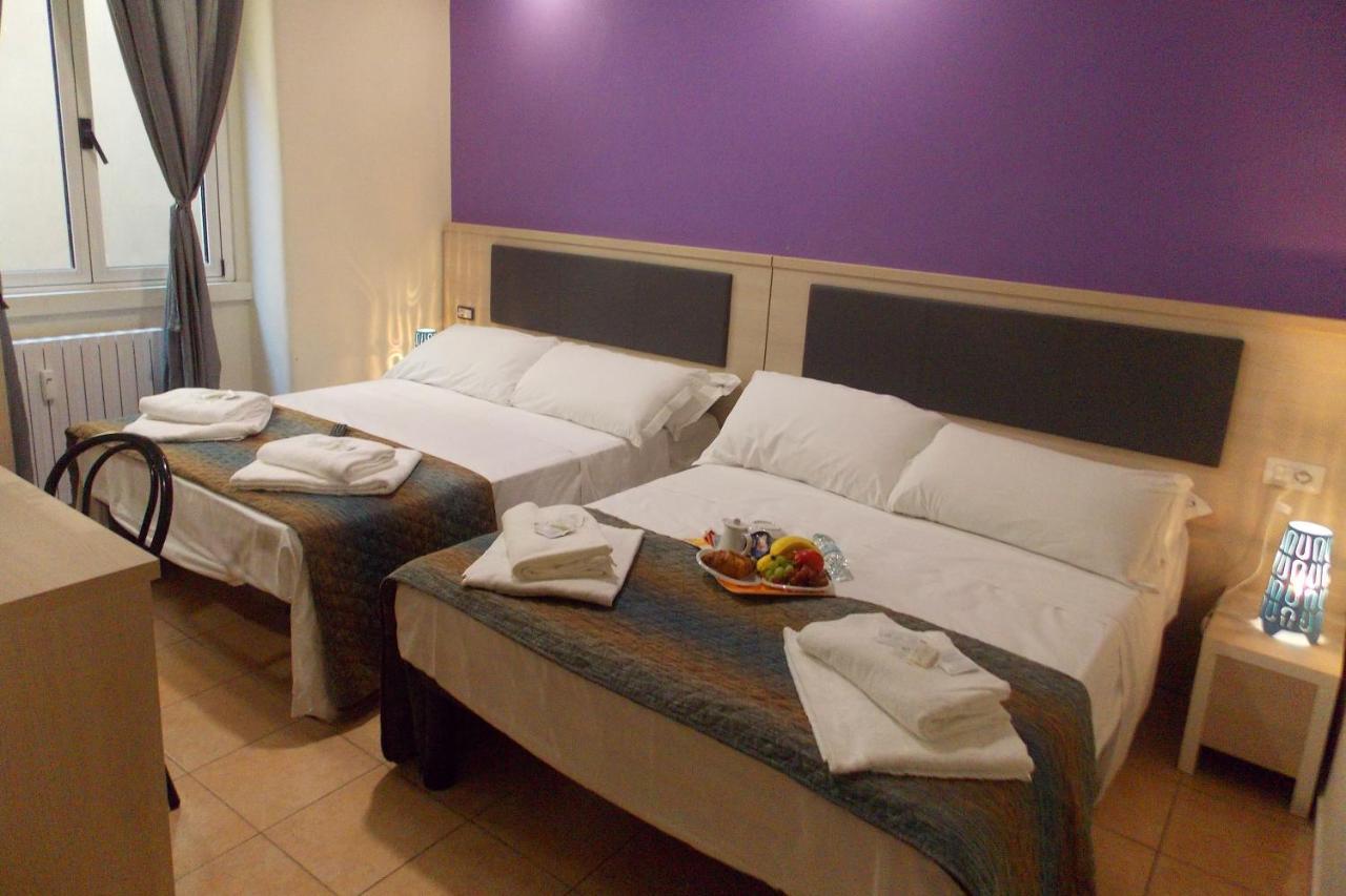 Habitación Cuádruple Económica con baño compartido