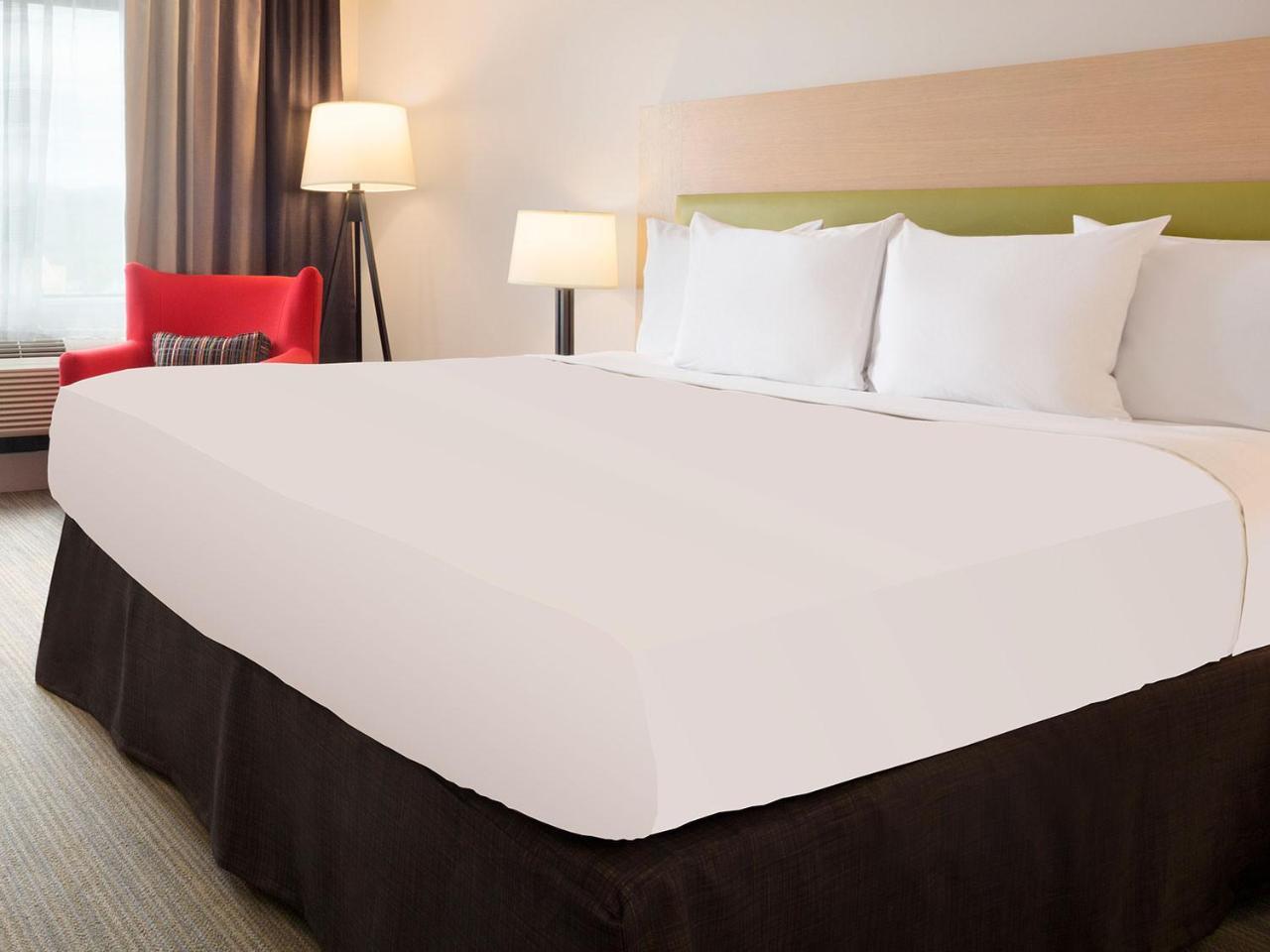 1 Queen Bed Disability Access/Non-Smoking