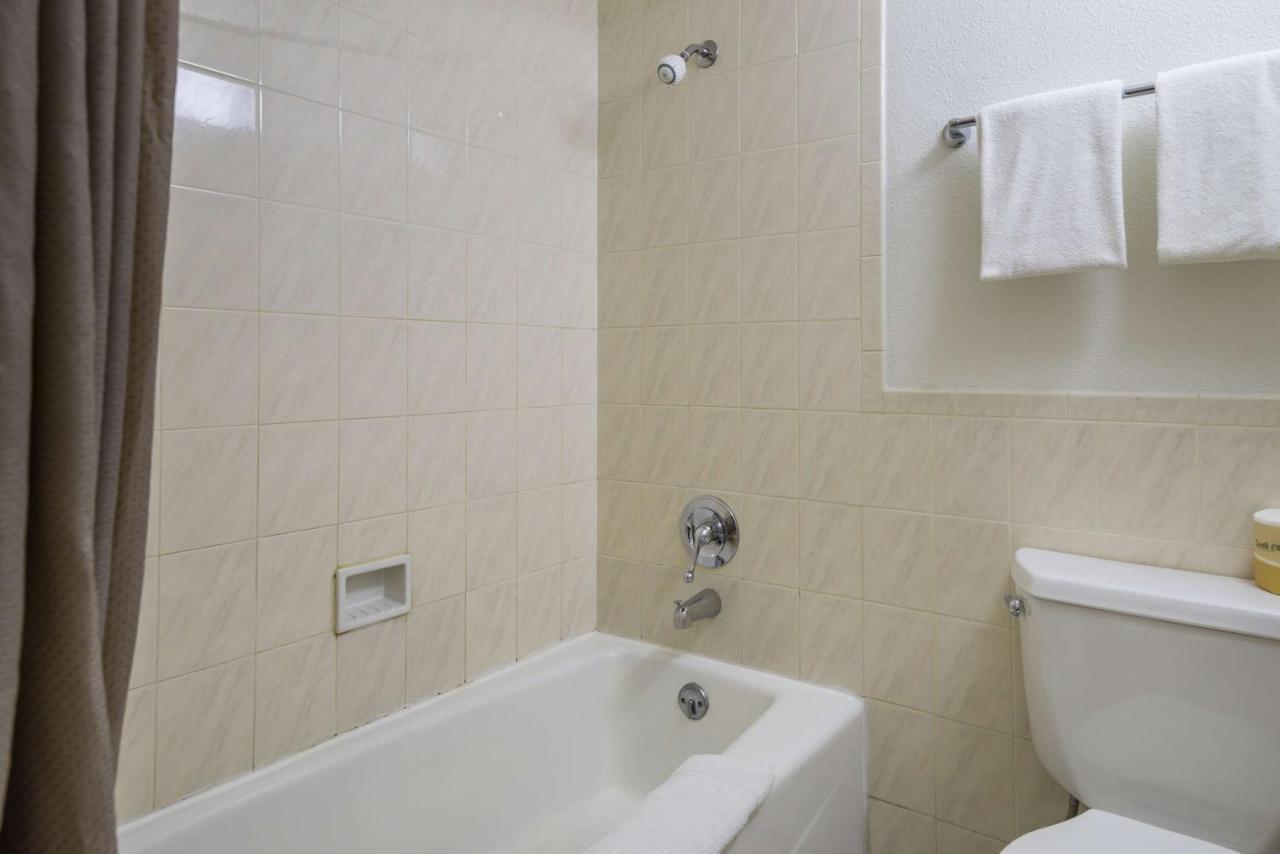 King Room with Spa Bath - Non-Smoking