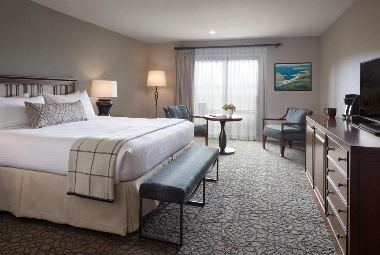 Harbor Room